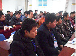 信陽(yáng)市浉河區(qū)農(nóng)機(jī)化學(xué)校2014年新型職業(yè)農(nóng)民培訓(xùn)班開班儀式